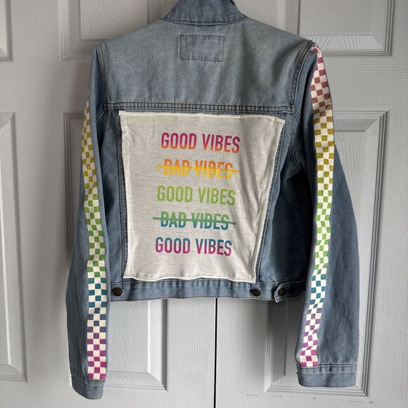 Rue21 Women’s Large Jean Jacket Rainbow Pride Checkered Sleeves Good Vibes‎ Crop - Picture 4 of 8